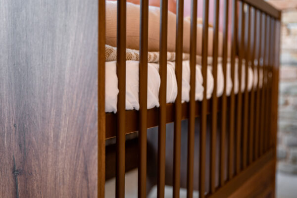 Nest Walnut átalakítható 120-as babaágy - Image 12