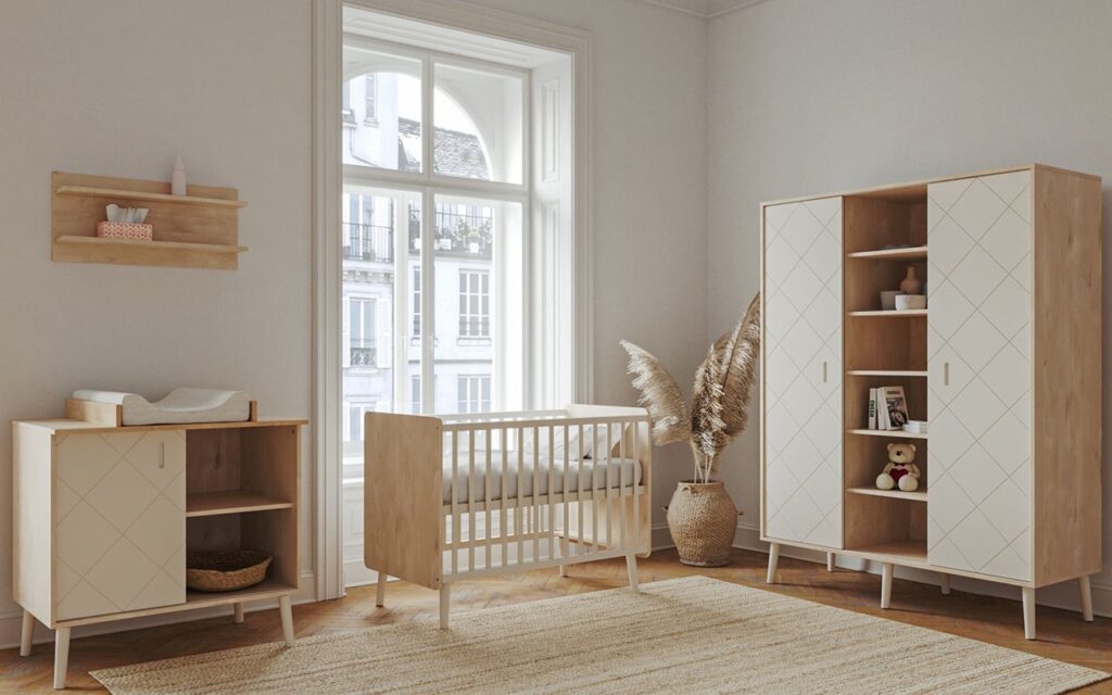 Babaszoba: Komód, babaágy és tároló szekrény.